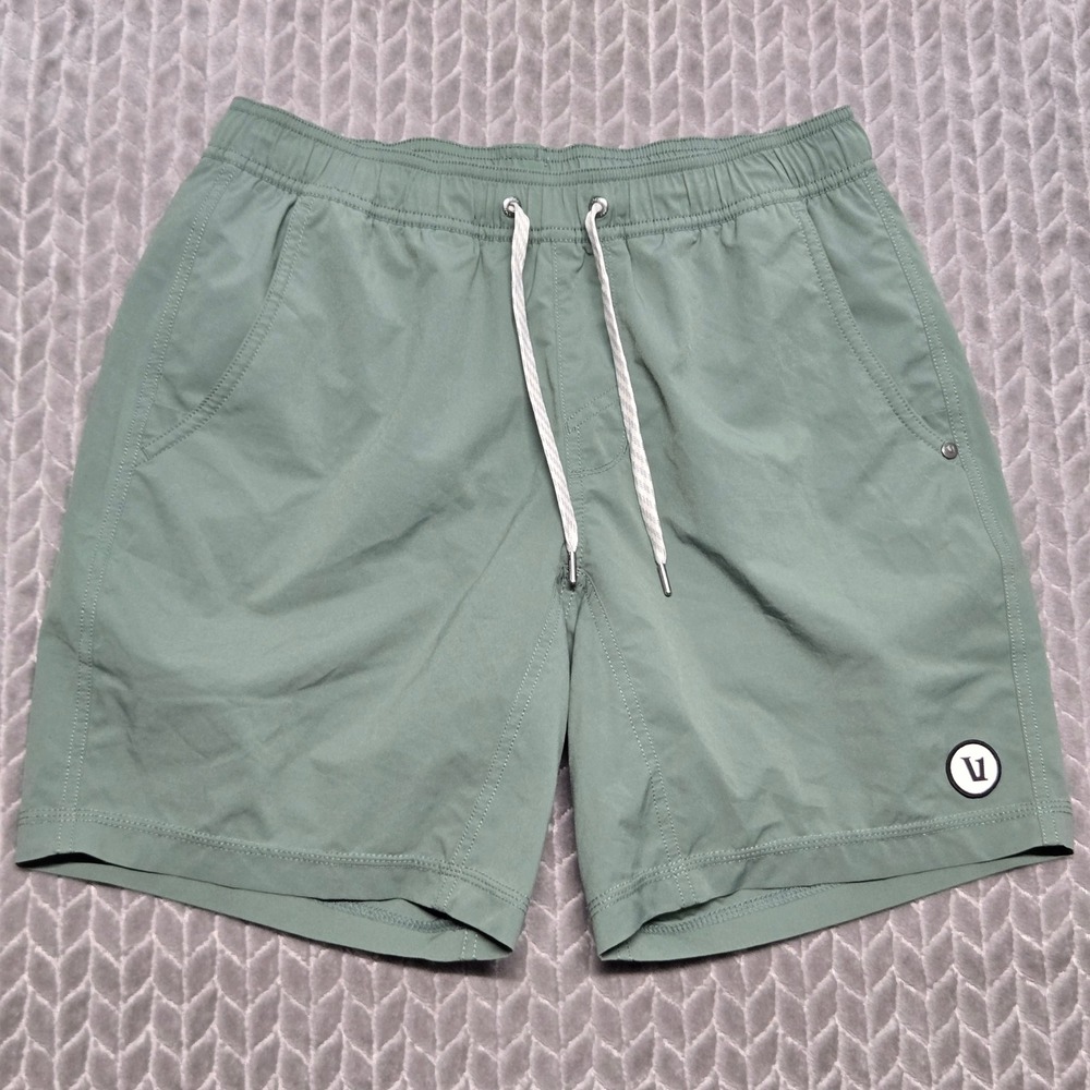 Vuori Kore Shorts Mens Small Sage Green Performance Athletic V302